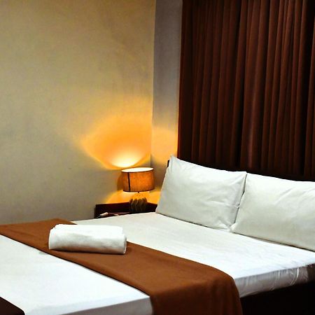 Arzo Hotel Makati Makati City Exterior foto